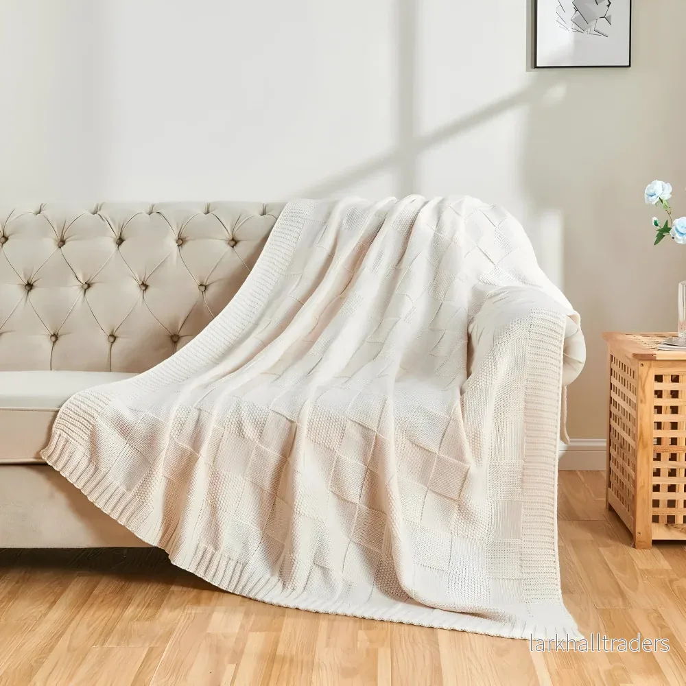 MonoWeave – Stickad Svart/Vit Akrylfilt med Rutstruktur - Bild 3