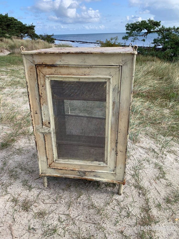 Vackert flugskåp med ben och hyllor - Bild 3