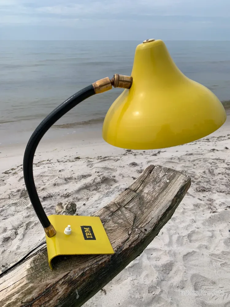 Vintage lampa med IBM-reklam Vintage lampa med IBM-reklam