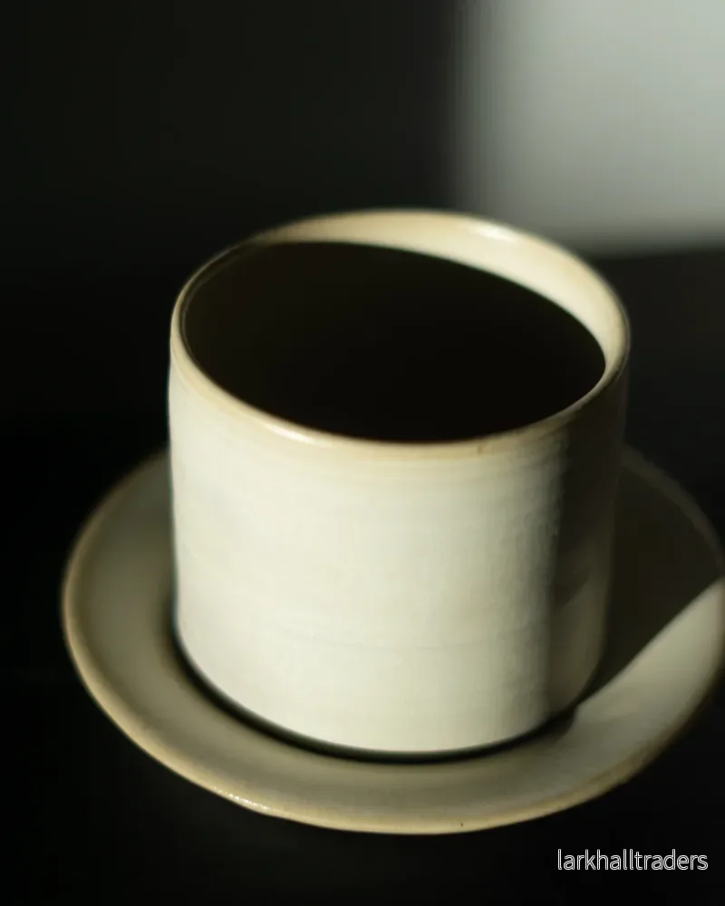 Handgjord Cappuccinokopp med tallrik