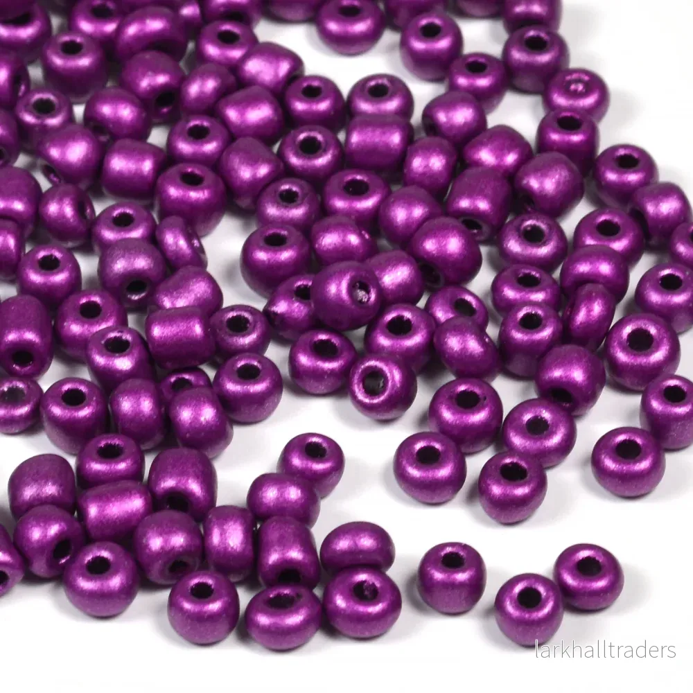Seed Beads, 4mm, plommon matt metallic, 30g Seed Beads, 4mm, plommon matt metallic, 30g