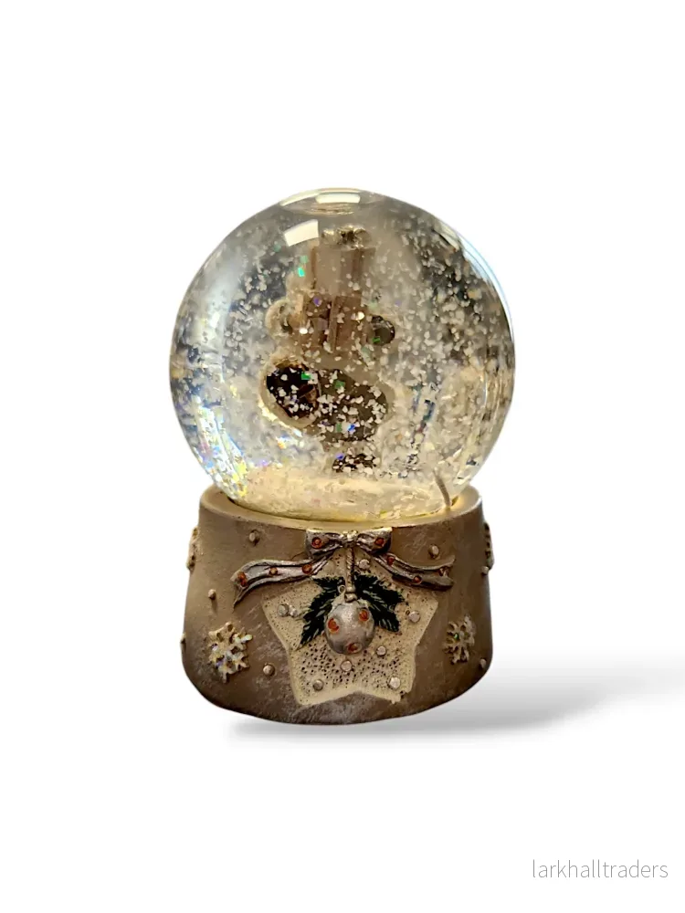 Snöglob tomte med paket - Bild 3