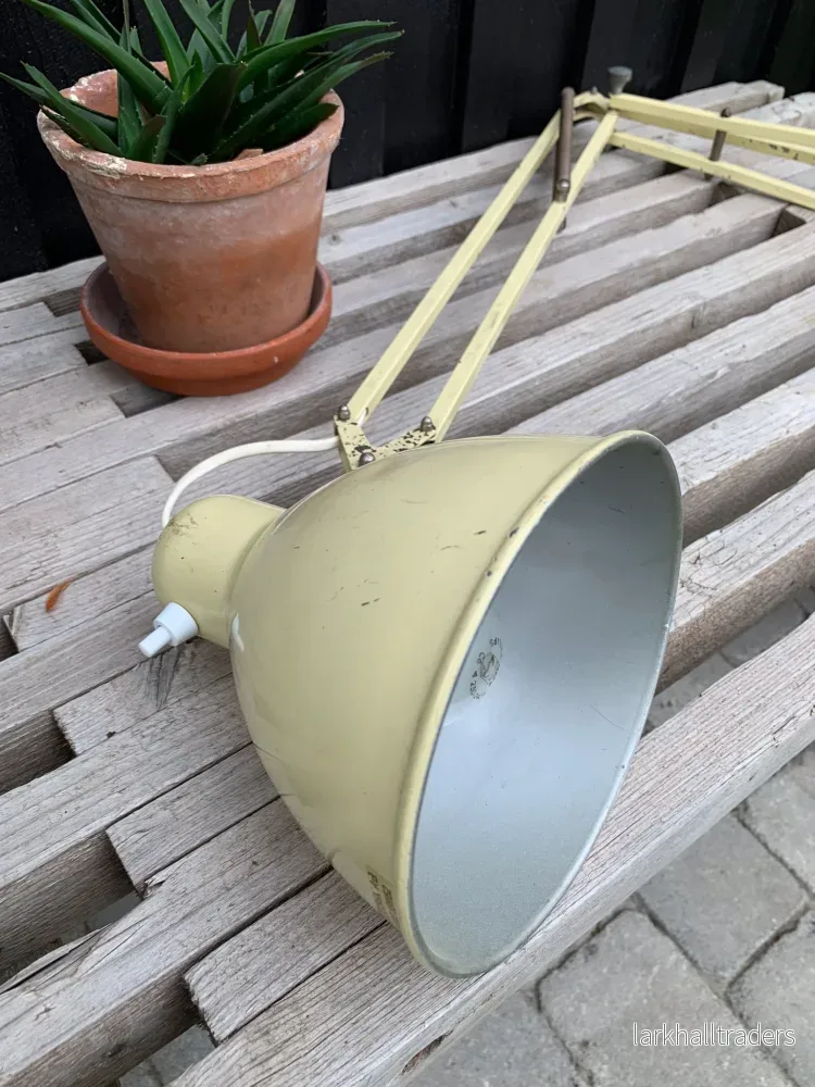 Vacker gammal Luxo lampa med roliga detaljer - Bild 2