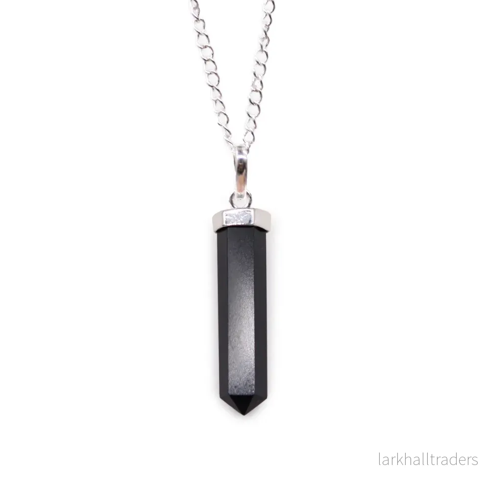 Halsband med svart agat – polerad kristallspets