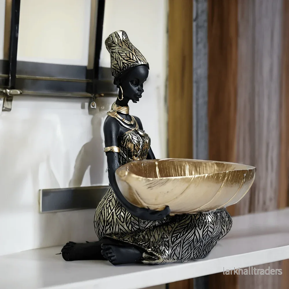 NyckelMuse Skulptur – Exotisk Figur i Harts med Elegant Nyckelorganisering NyckelMuse Skulptur – Exotisk Figur i Harts med Elegant Nyckelorganisering
