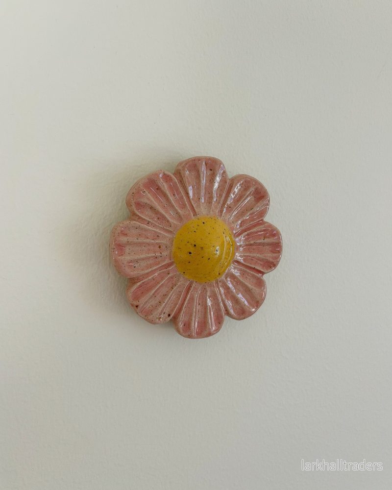 Keramisk Väggblomma - Rosa Utskuret Mönster