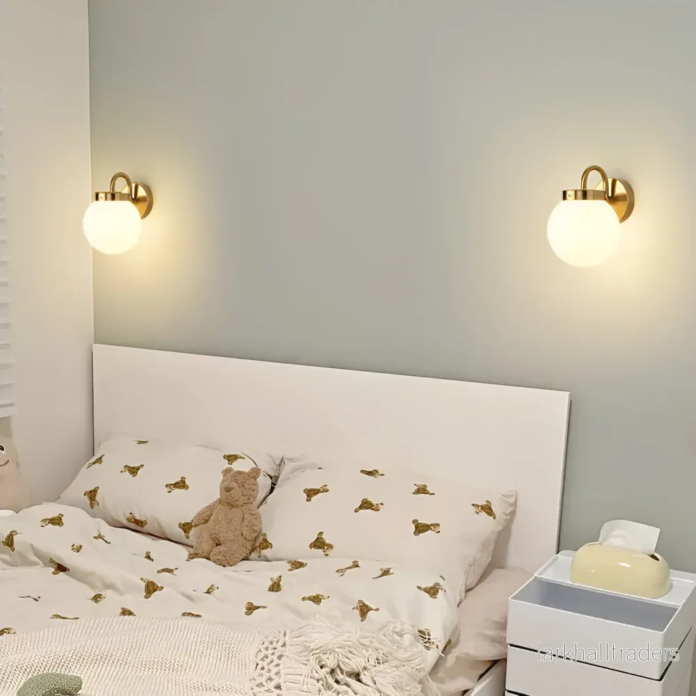 GlowSphere – Randig Glasvägglampa i Modern Klotdesign - Bild 3