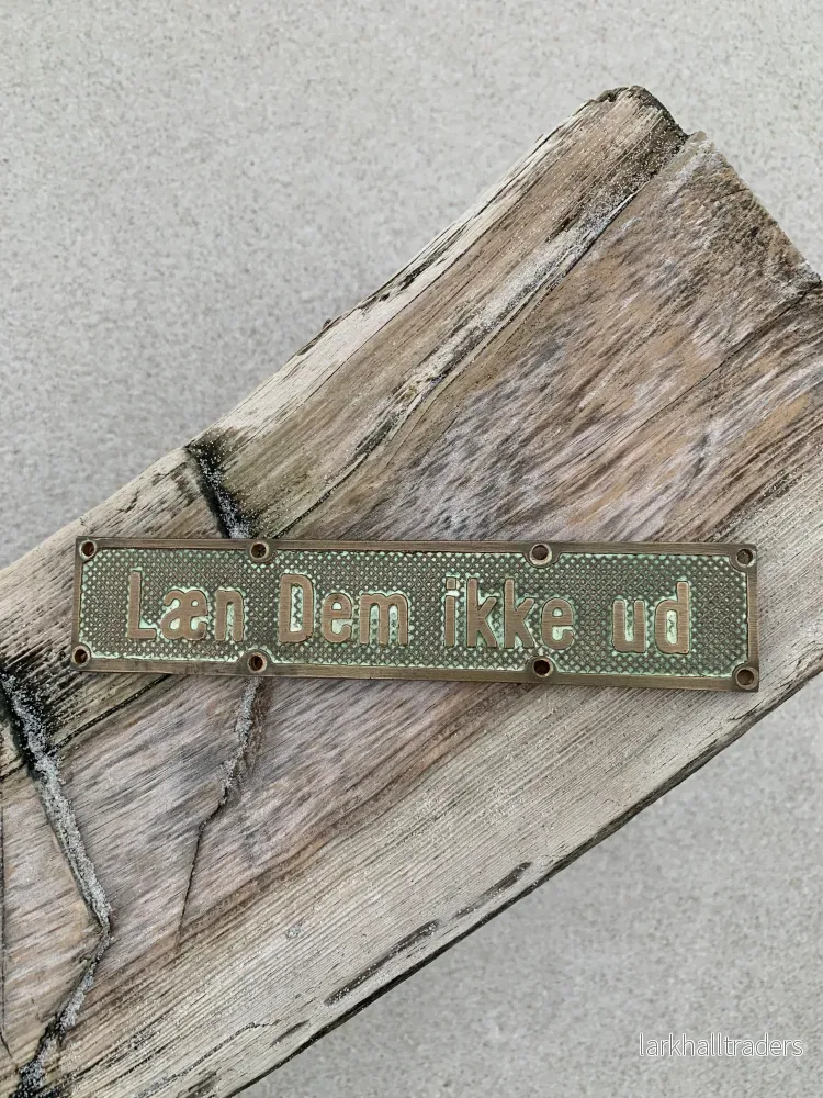 Fin mässingsskylt från ett tåg Fin mässingsskylt från ett tåg