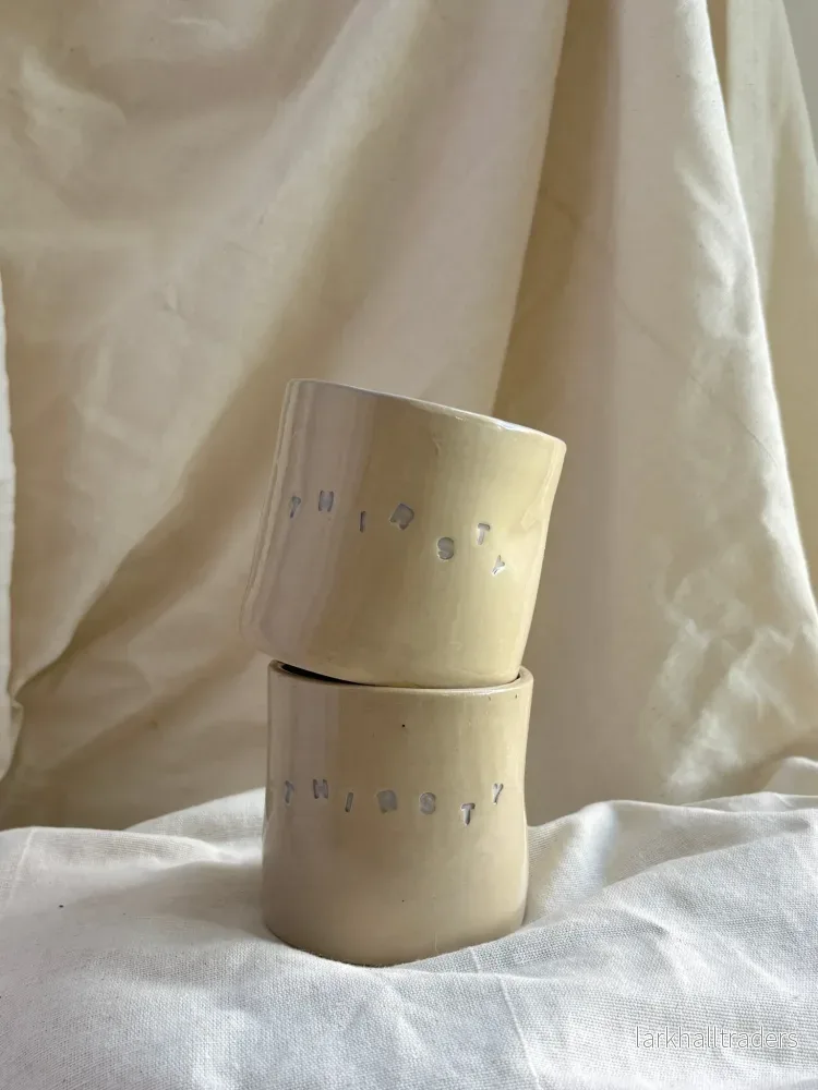Thirsty mug – hudfärgad och lila stengods (Frakt ingår)