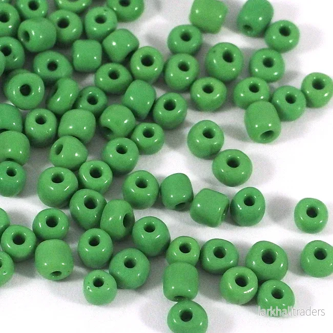 Seed Beads, 4mm, opak grön Seed Beads, 4mm, opak grön