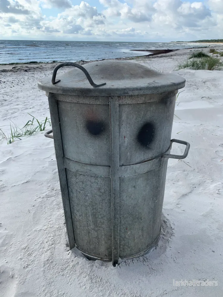Stor och rå zinkhink med lock