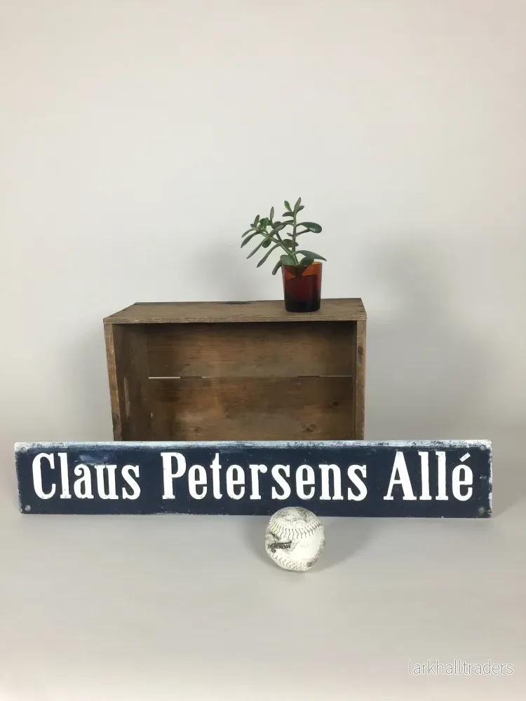 Vägskylt Claus Petersens Allé