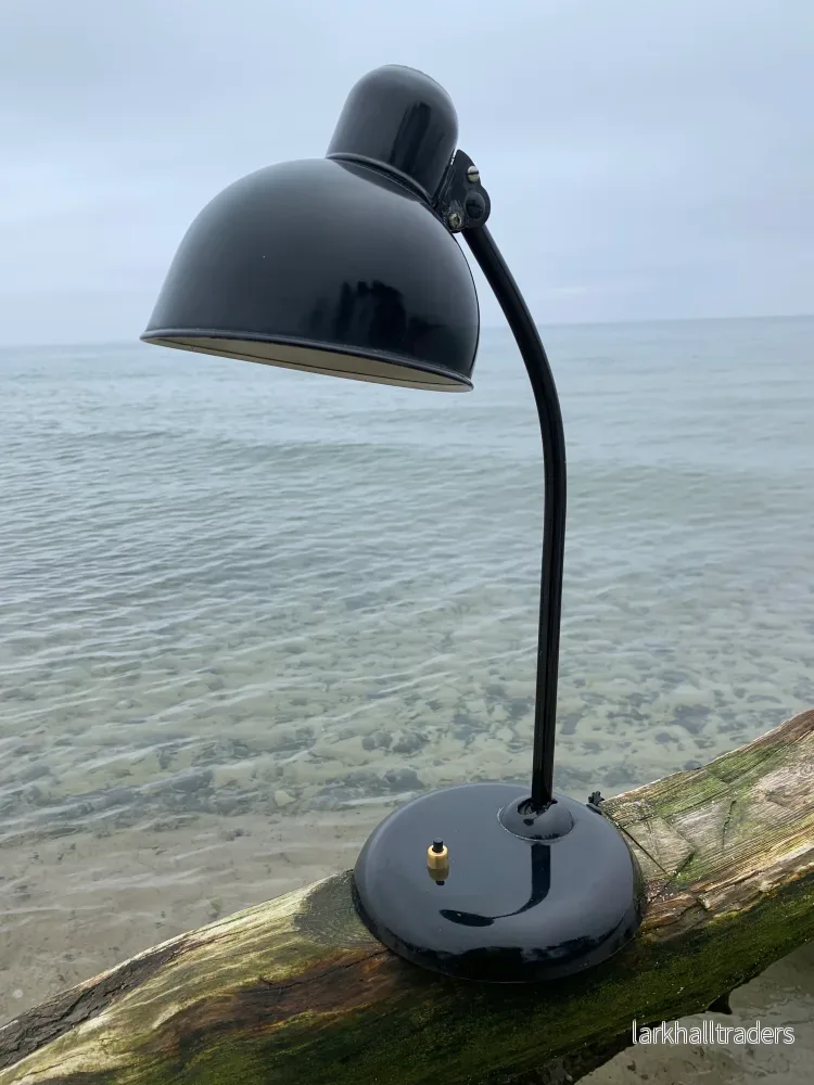 Kaiser Idell 6556 – Svart