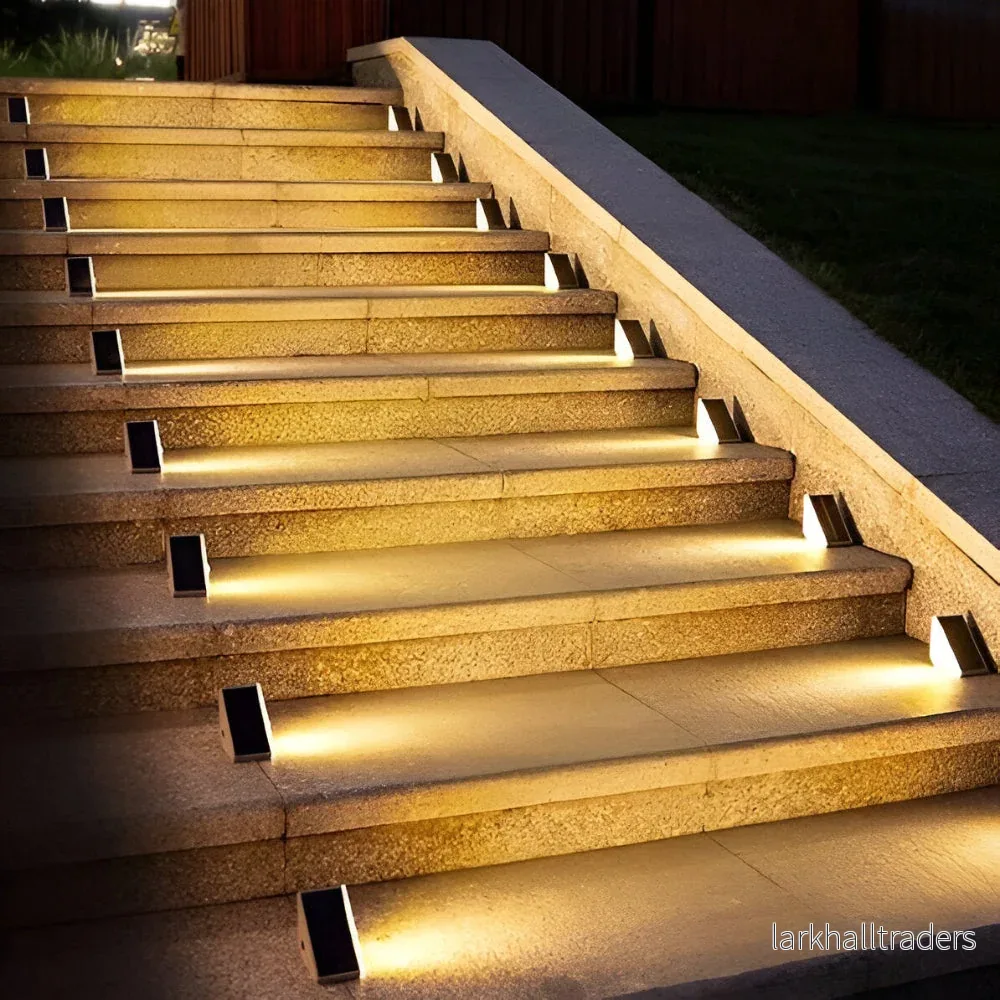 TriGlow Steps – Triangulär Solcellsbelysning för Trädgård (2/6-pack)