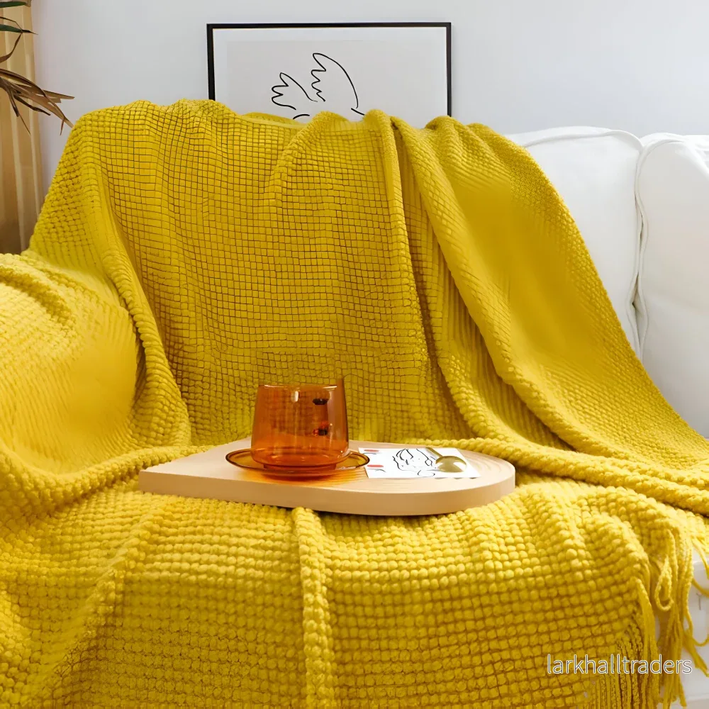 ChunkWeave Cozy – Grovstickad Akrylfilt med Tofsar - Bild 3