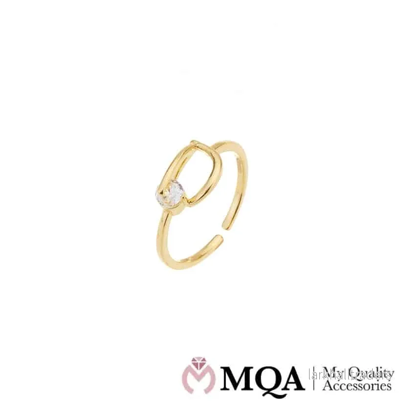 Ring elegant och minimalistisk design med liten gnistrande sten Ring elegant och minimalistisk design med liten gnistrande sten