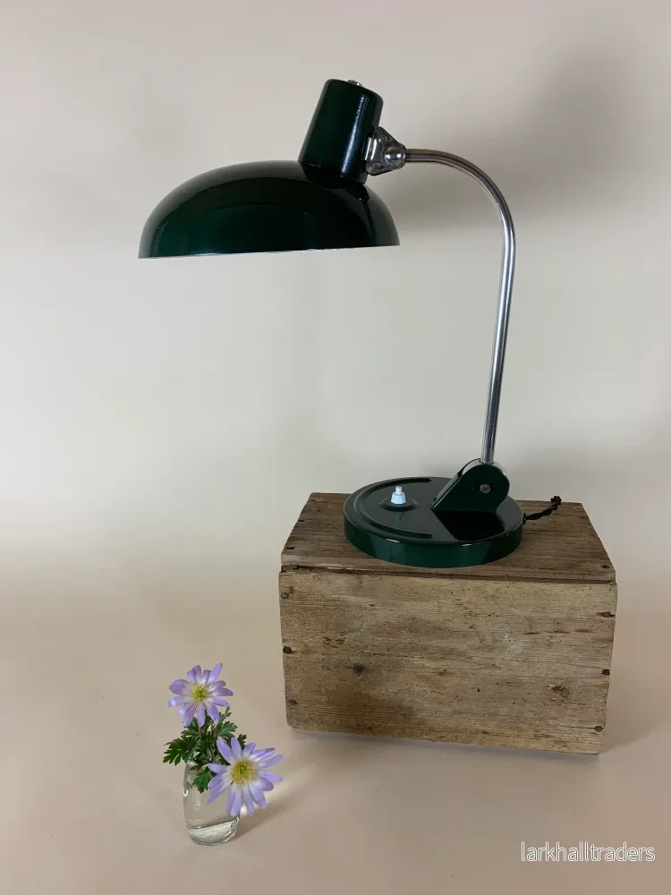 Bordslampa designad av Christian Dell för Koranda