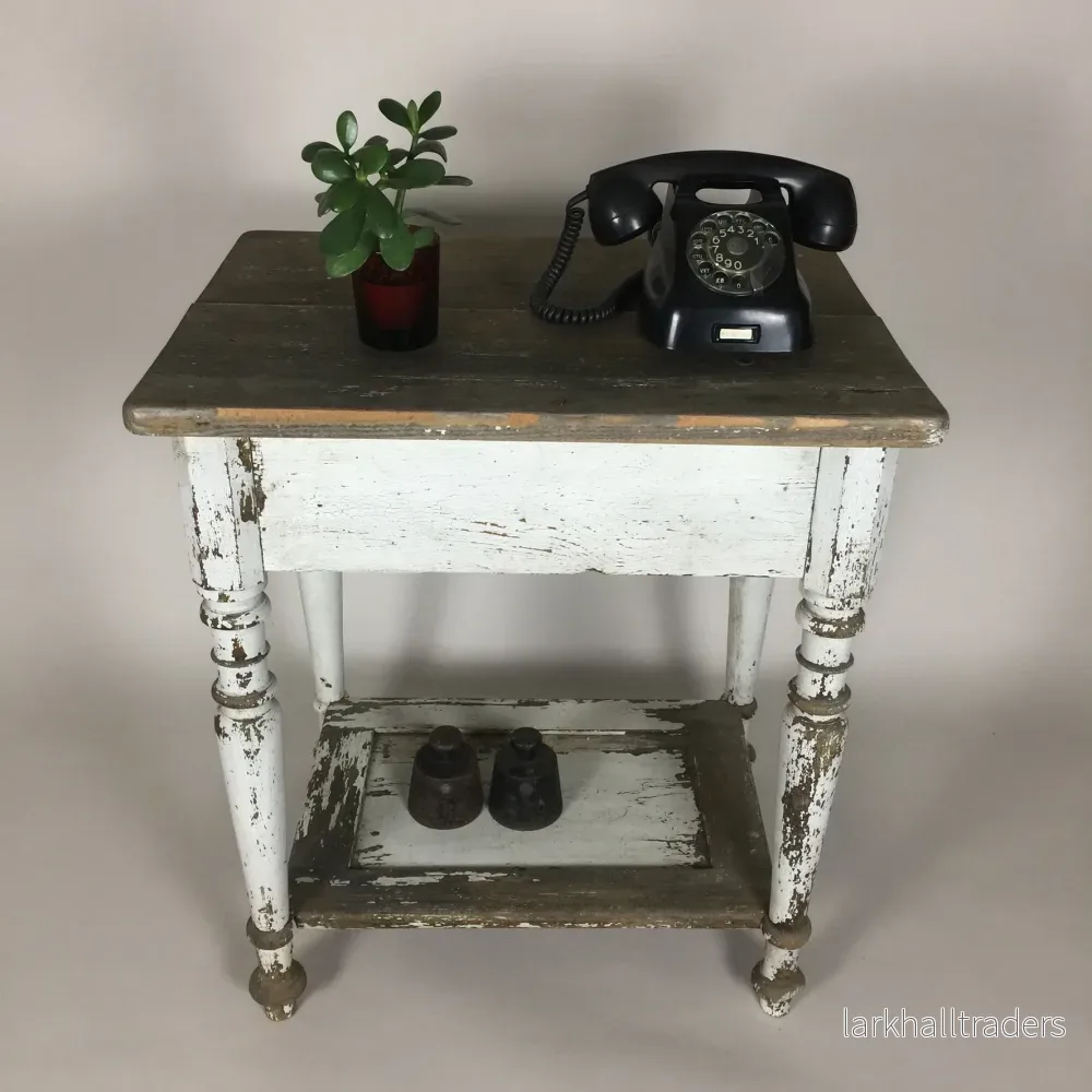 Litet bord med mycket patina - Bild 3