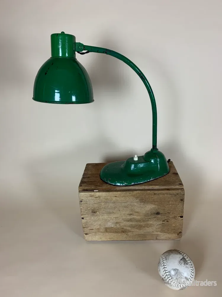 Raw Kandem lampa designad av Marianne Brandt