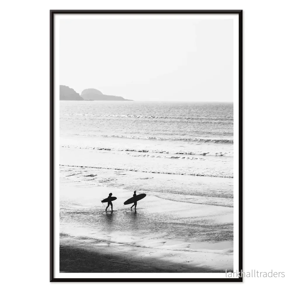 Surfare som går på stranden Poster - Bild 2