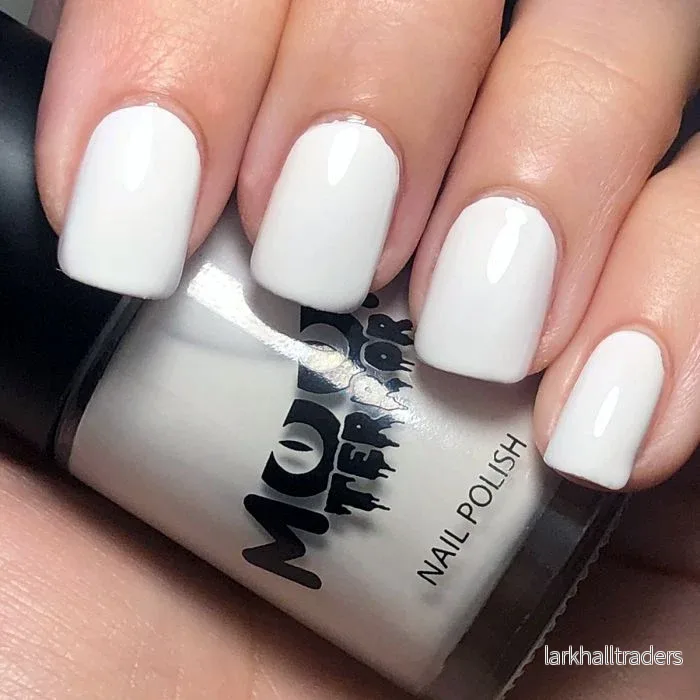 Moon terror nagellack, vit 14 ml Moon terror nagellack, vit 14 ml