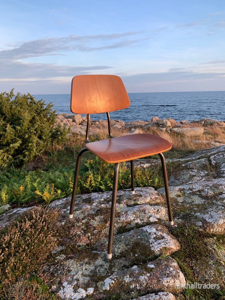 Vacker klassisk skolstol