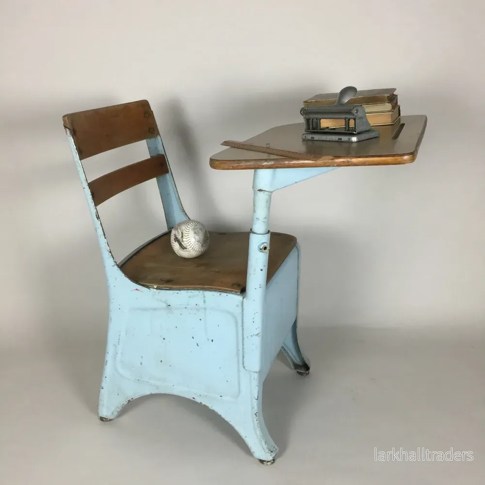 Rå och läcker vintage skolbänk från New York - Bild 2