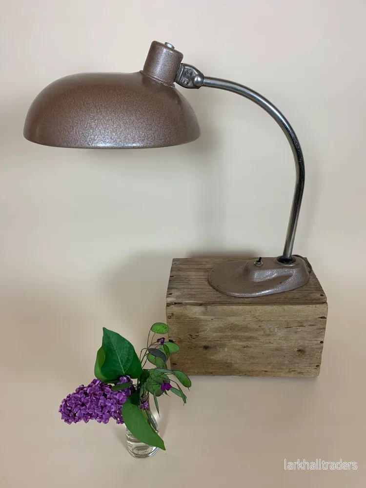Marianne Brandt bordslampa i hammarlack Marianne Brandt bordslampa i hammarlack