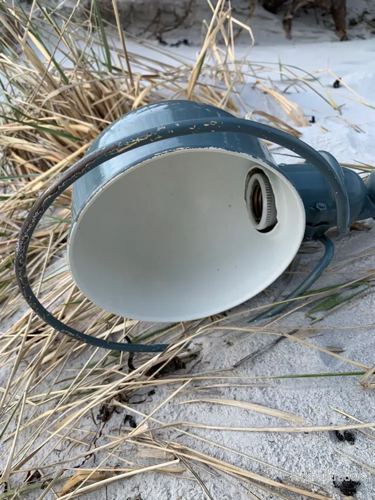 Jieldé vägglampa i grått med mycket patina - Bild 3