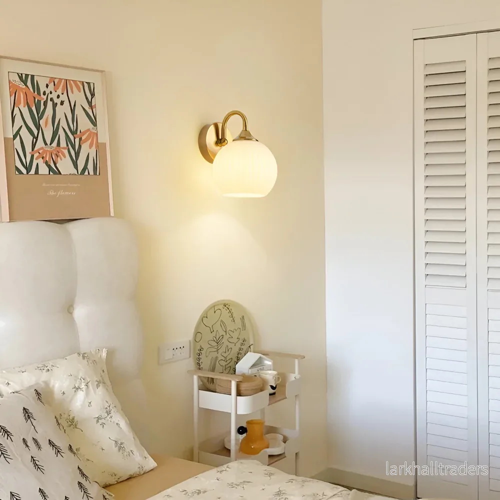 GlowSphere – Randig Glasvägglampa i Modern Klotdesign - Bild 2