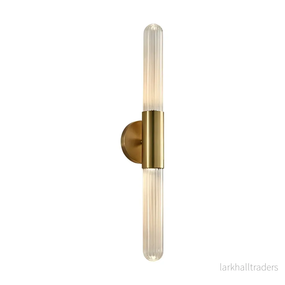 Modern vägglampa i glas och mässingsfinish