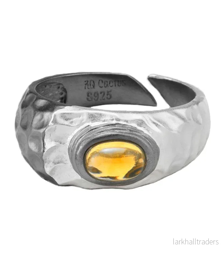 Nature’s Noir And Blanc Rivers Embrace Ring