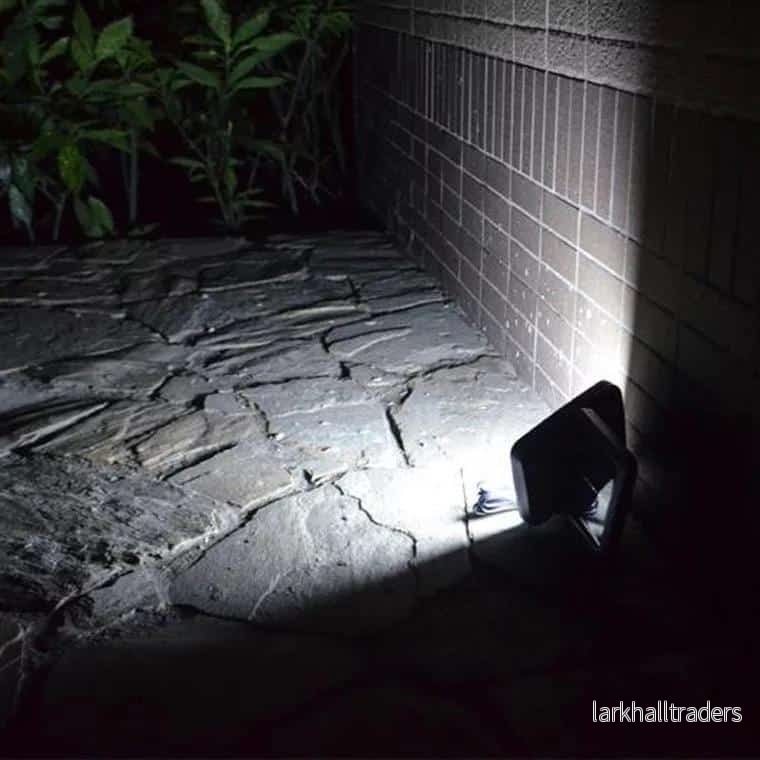 Lampa med rörelsesensor – drivs på solenergi - Bild 2