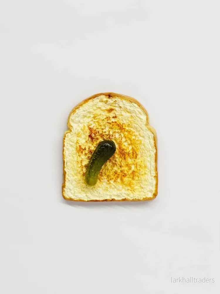 LA TARTINE AU CORNICHON Väggskulptur - Bild 3