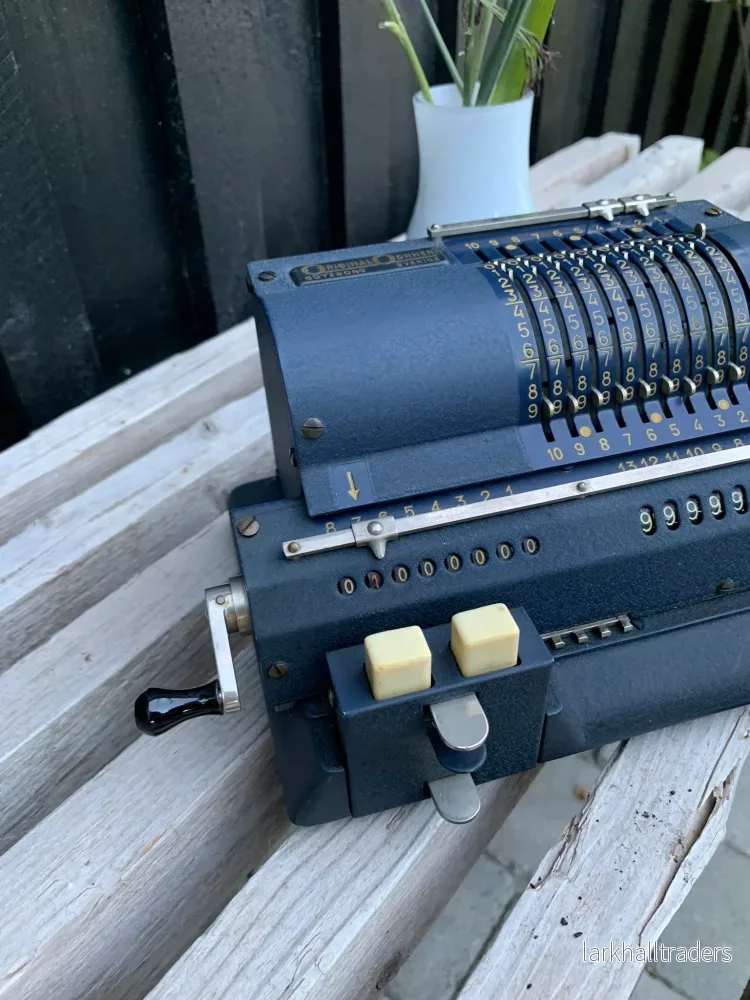Vacker gammal mekanisk kalkylator - Bild 2