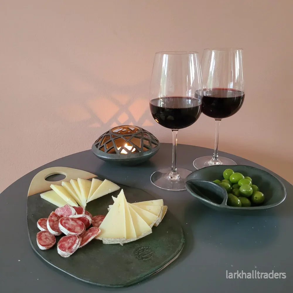 Handgjord serveringsset - Skål och bräda - Svart