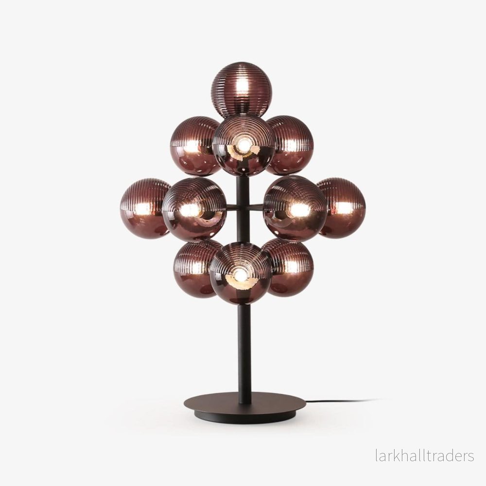 VineLux – Bordslampa i metall och glas med elegant druvdesign VineLux – Bordslampa i metall och glas med elegant druvdesign