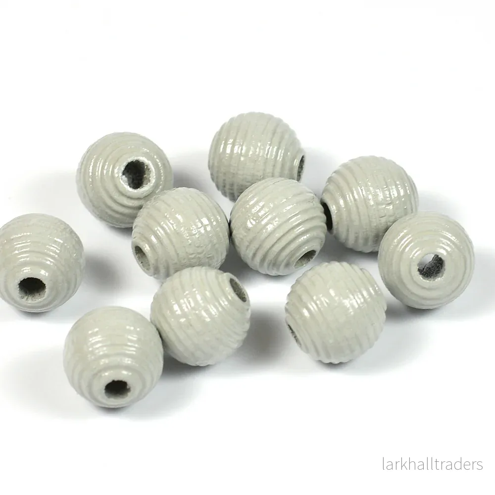 Räfflade träpärlor, 10mm, ljusgrå, 35st Räfflade träpärlor, 10mm, ljusgrå, 35st