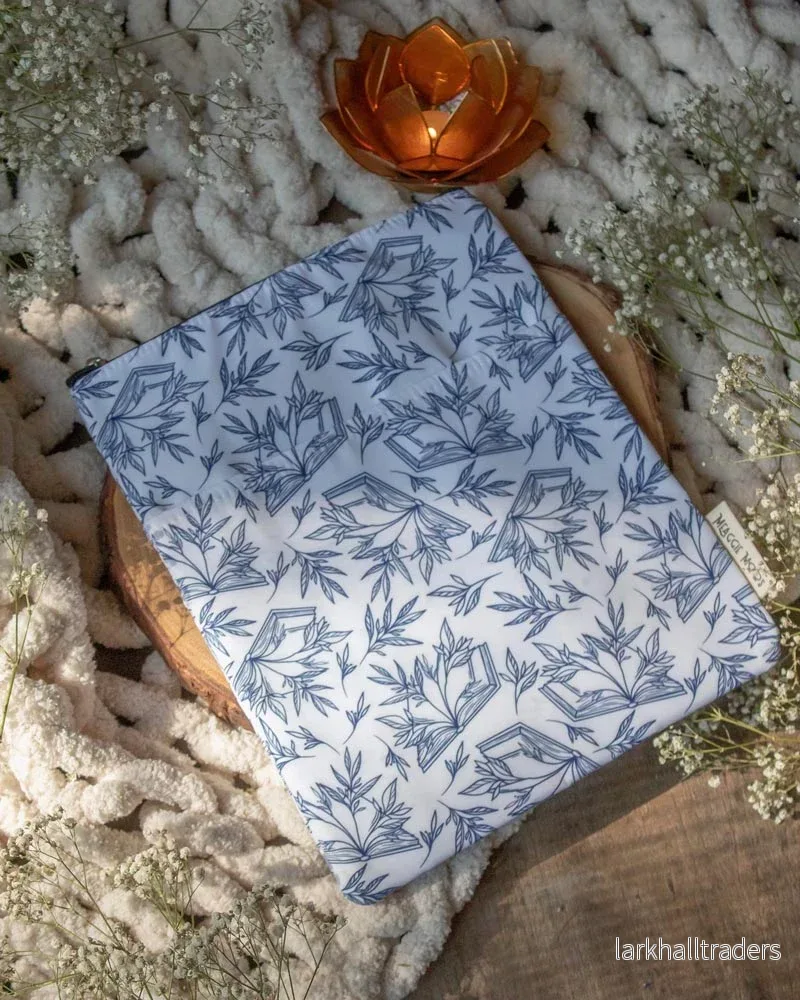 Stor booksleeve – Blommor och böcker Stor booksleeve – Blommor och böcker