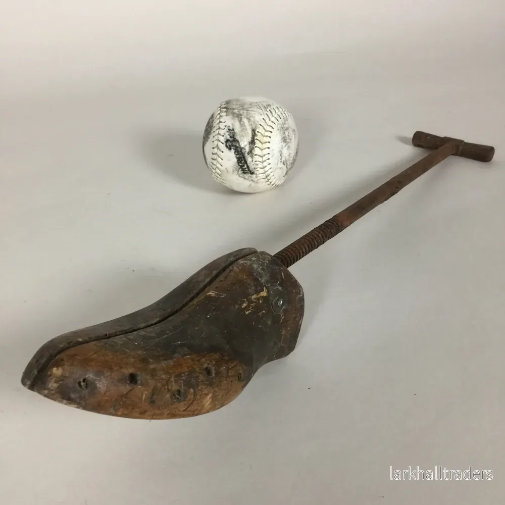 Dekorativ "skomakareffekt" med vacker patina - Bild 2