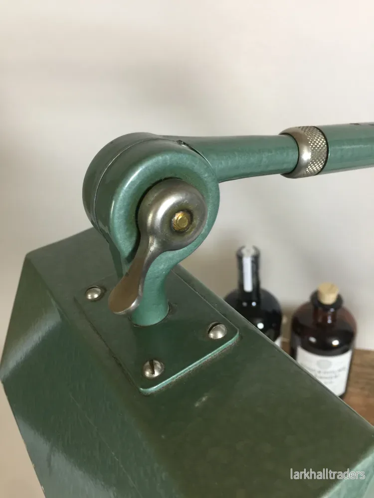 Snygg PeFeGe-lampa i vacker design - Bild 3