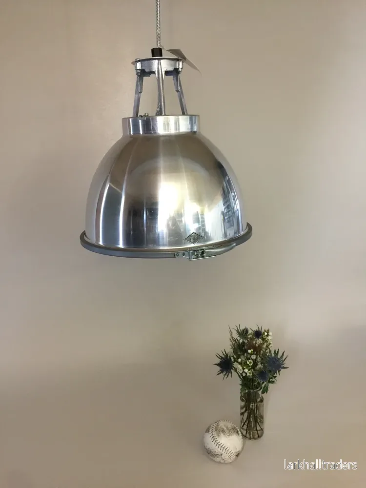 Original BTC lampa - Titan med sandblästrat glas