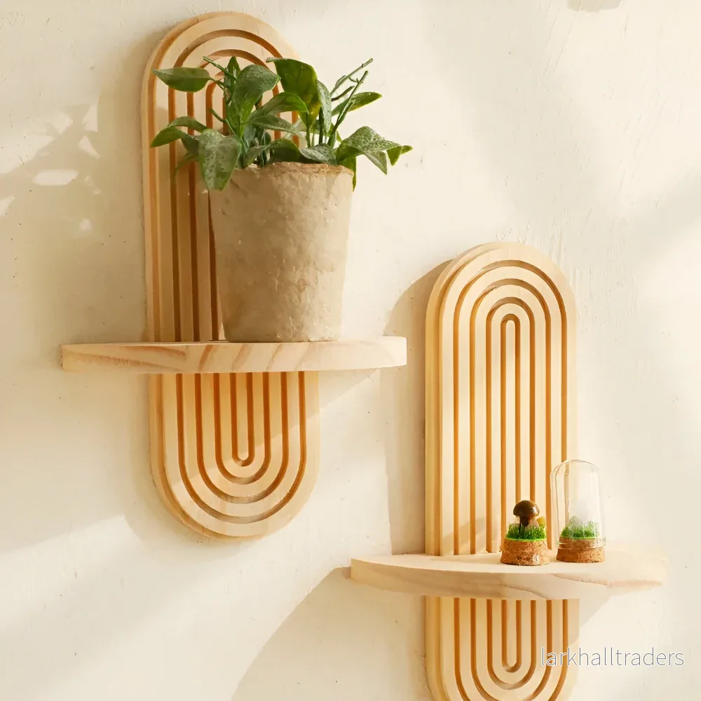 GeoForma – Modern Geometrisk Vägghylla i Trä (35 cm)
