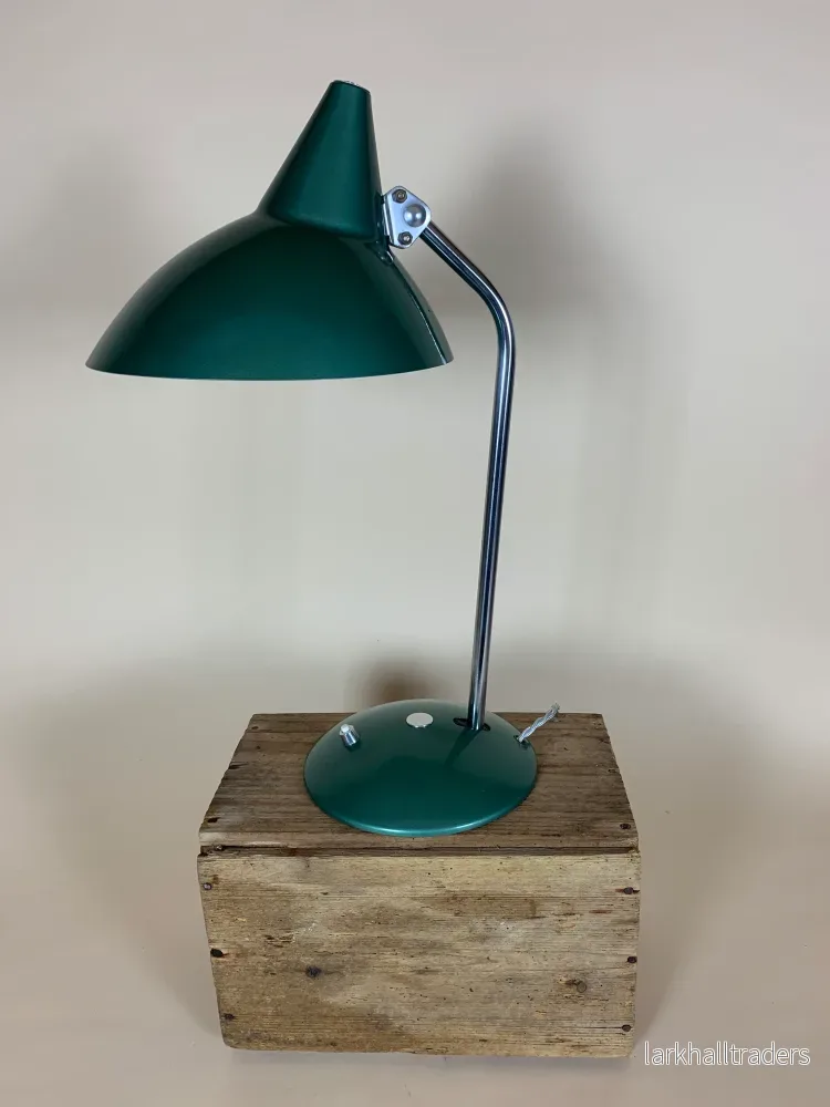 Helo bordslampa – Grön metallic lack Helo bordslampa – Grön metallic lack