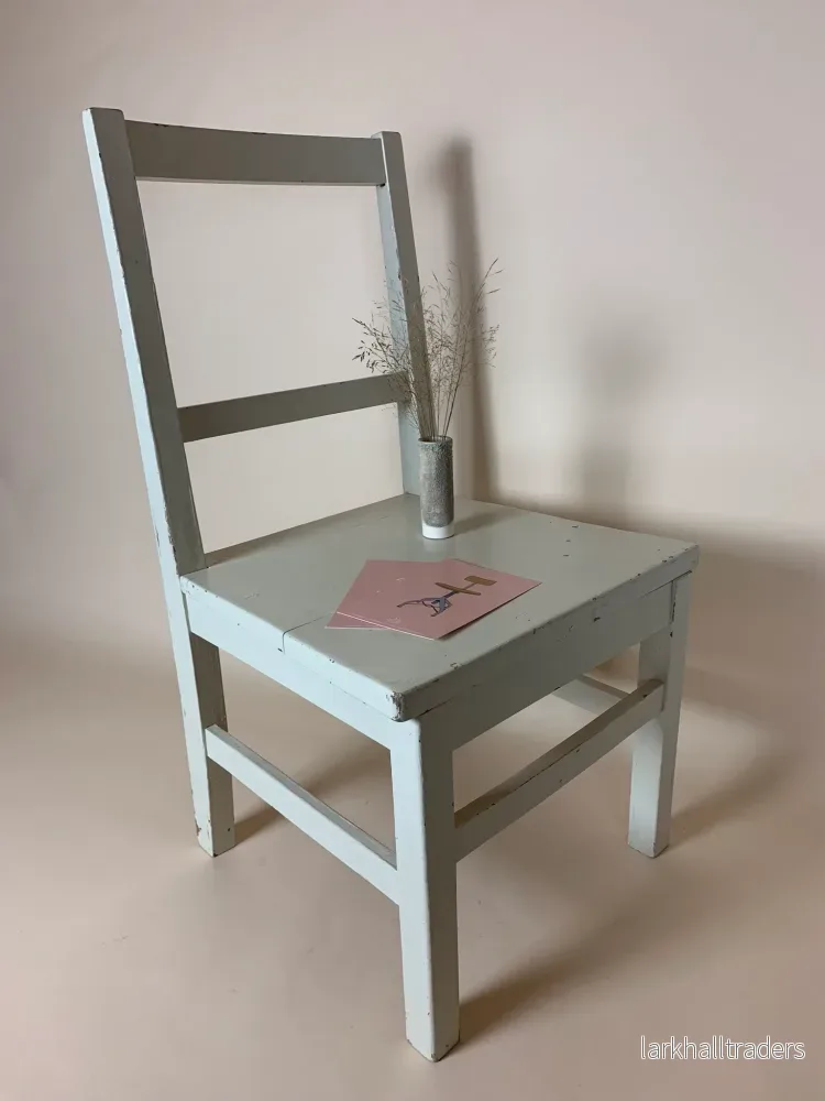 Svensk barnstol med vacker patina - Bild 3
