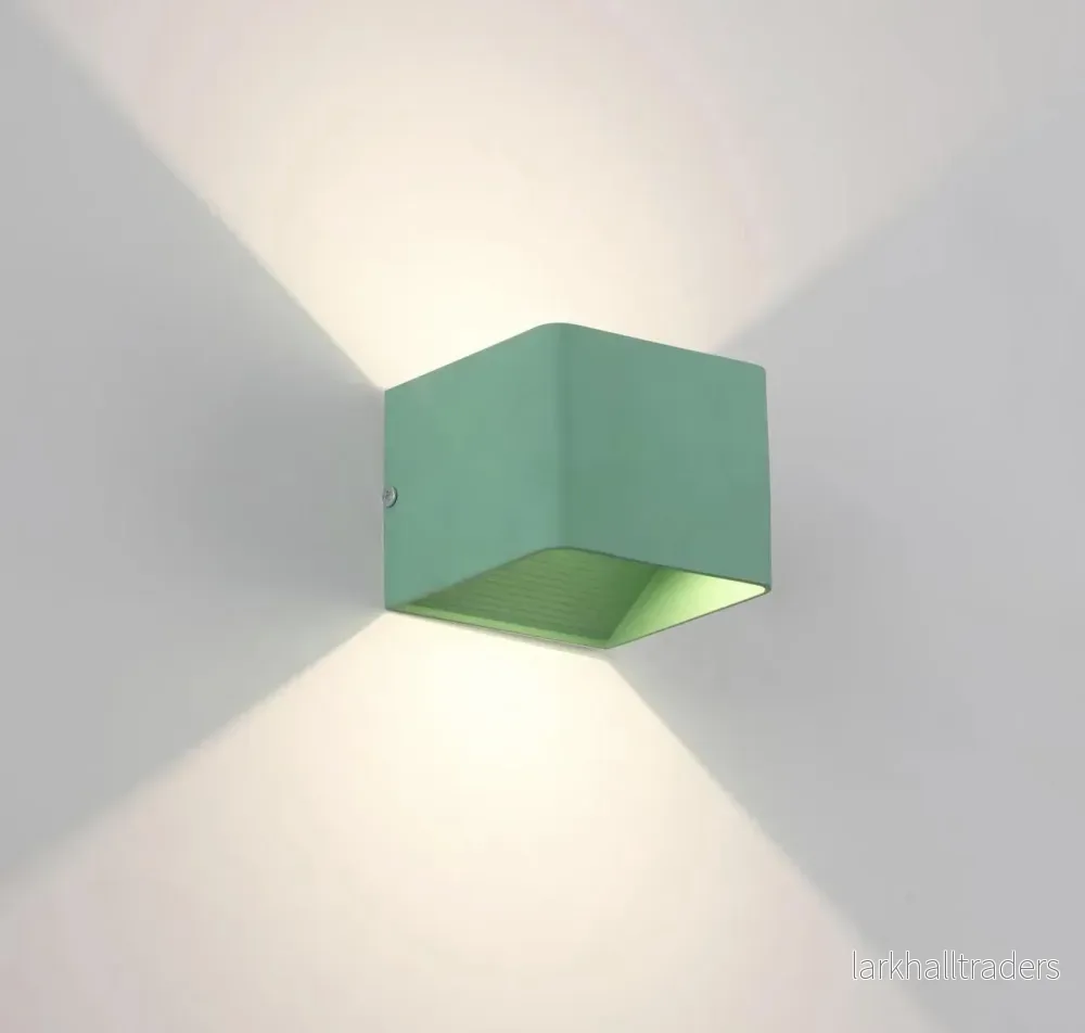 Modern Fyrkantig Vägglampa – Stilren Inomhusbelysning i Svart, Vit eller Grön - Bild 2