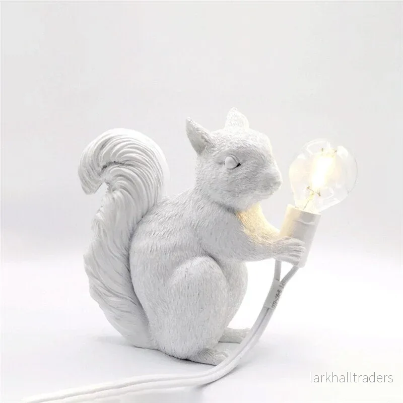Söt Ekorrbordslampa – Minimalistisk Design & Mjuk Belysning i Skandinavisk Stil - Bild 2