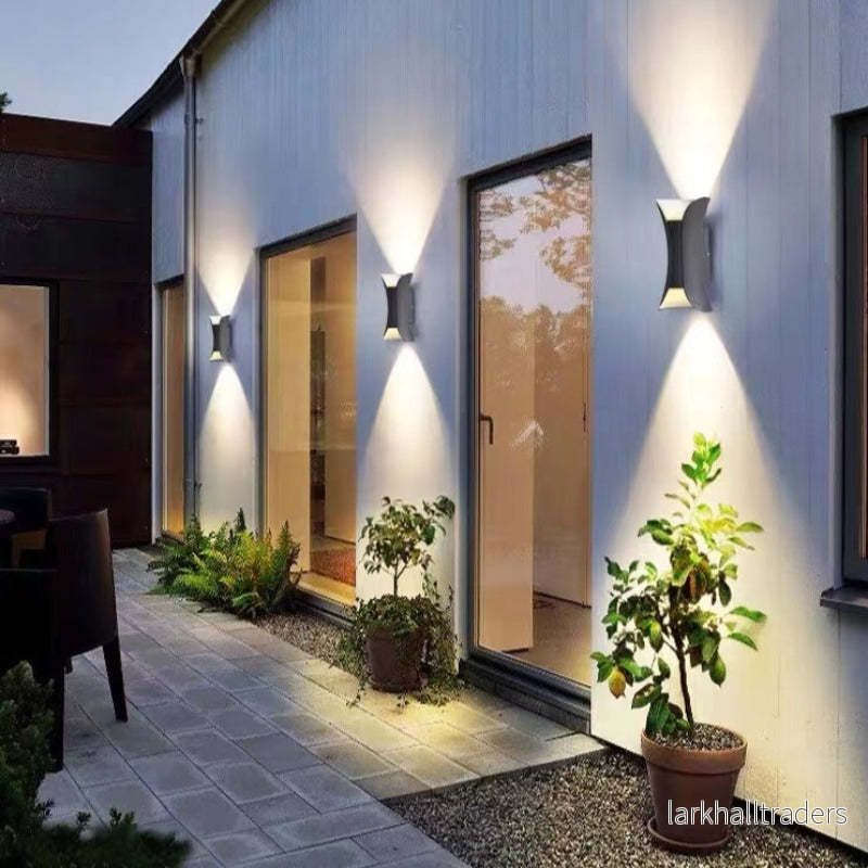 LjusLyx – Modern LED Vägglampa för Utomhusbruk med Elegant Design LjusLyx – Modern LED Vägglampa för Utomhusbruk med Elegant Design