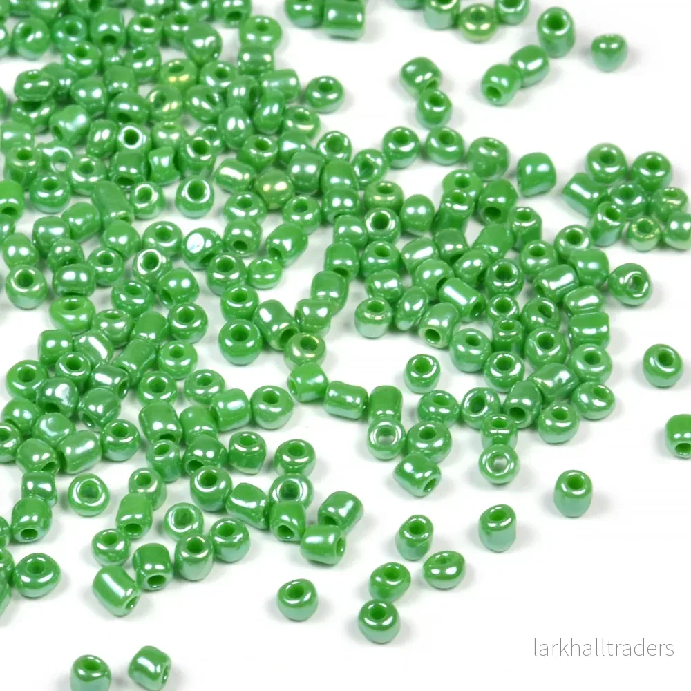 Seed Beads, 2mm, lustered grön, 30g Seed Beads, 2mm, lustered grön, 30g
