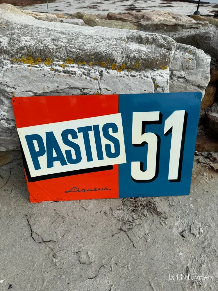Pastis 51 reklamskylt i litografiskt stål från 1957 Pastis 51 reklamskylt i litografiskt stål från 1957